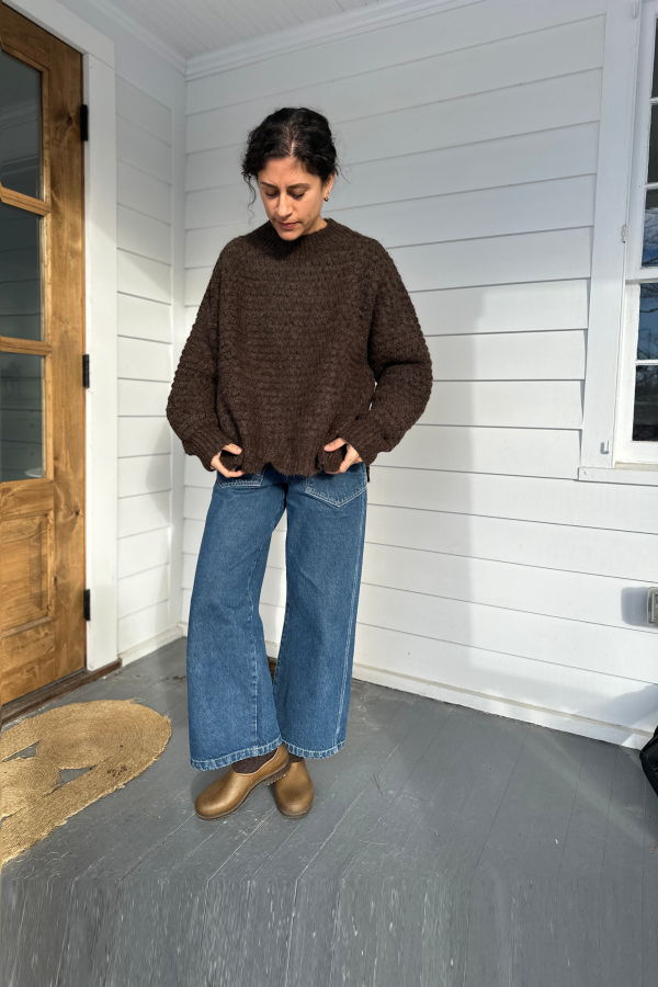 DAĒZA Zigzag Crewneck Sweater - Chocolate