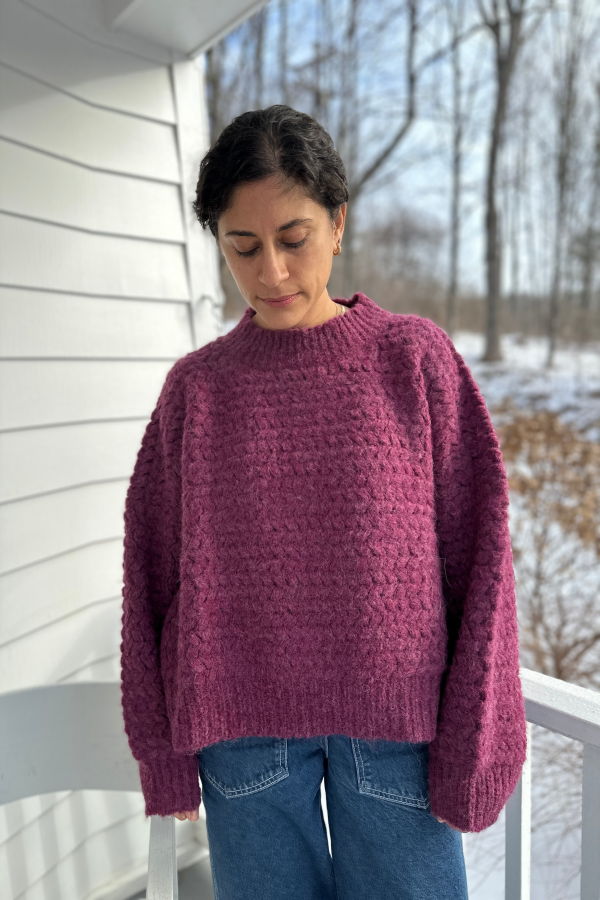 DAĒZA Zigzag Crewneck Sweater - Plum