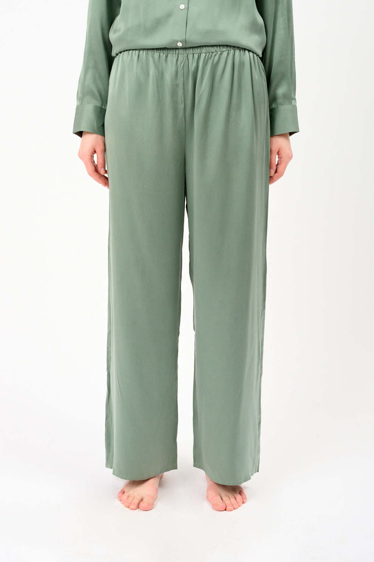 Asceno Austin Trousers Silk - Image 1 of 4