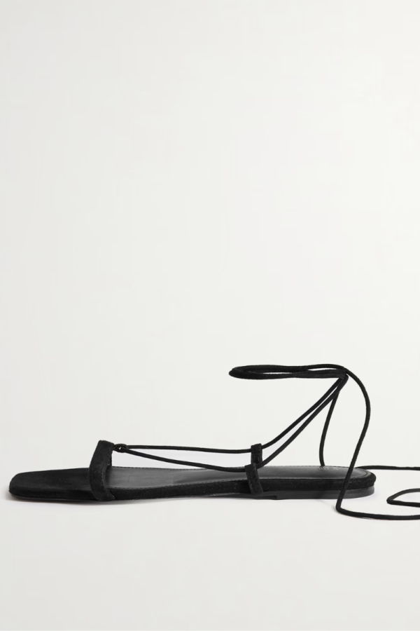 Totême The Suede Tie Sandals - Black