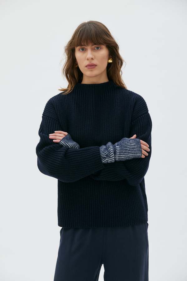 maska.se Harpe Lambswool Cable Wrist Warmers maska.se Harpe Lambswool Cable Wrist Warmers