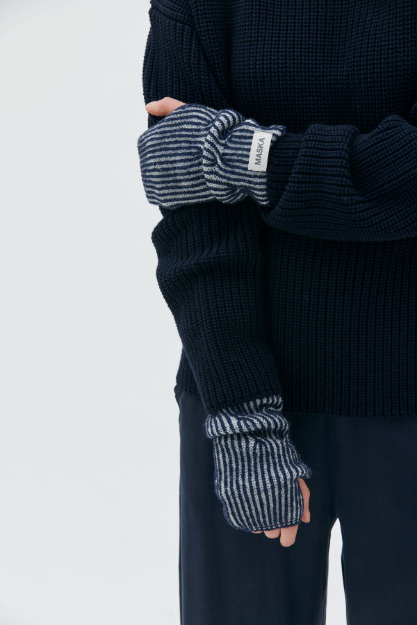 maska.se Harpe Lambswool Cable Wrist Warmers