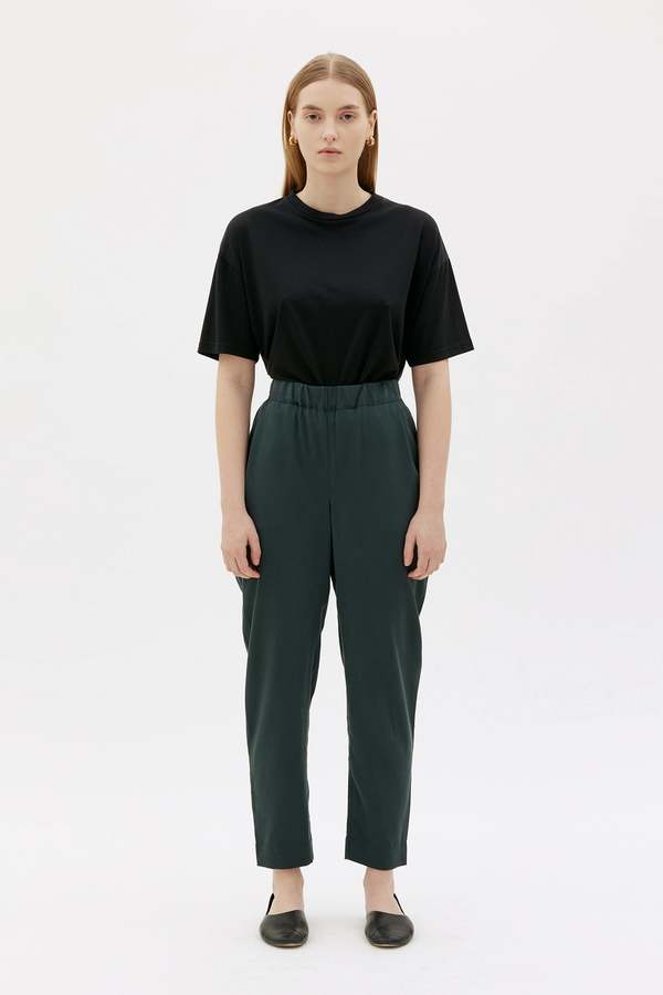 maska.se Jira Elastic Waist Tencel Pants - Dark Bottle Green