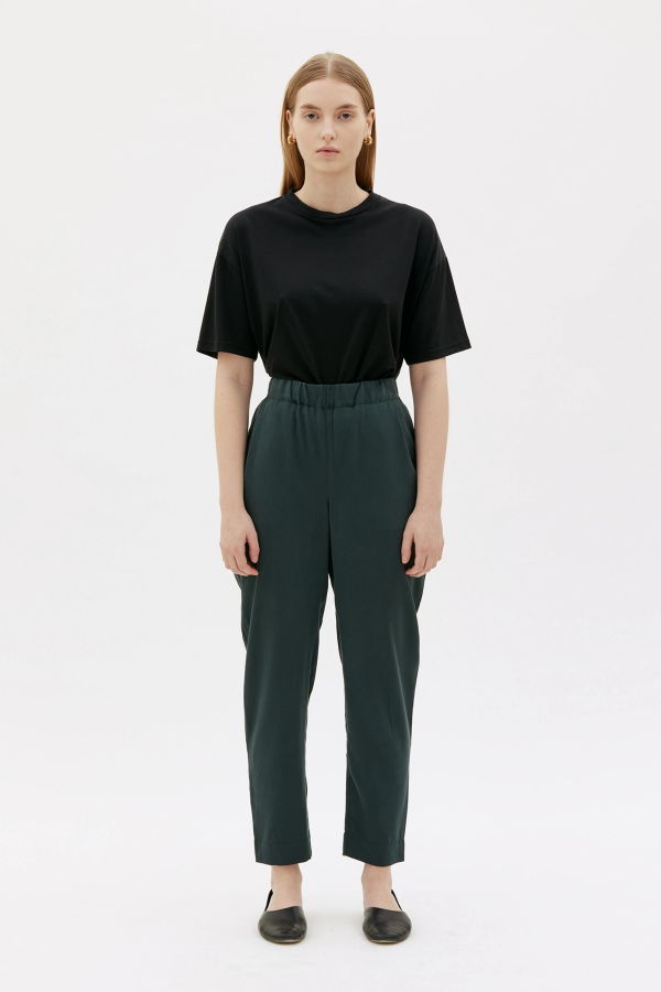maska.se Jira Elastic Waist Tencel Pants - Dark Bottle Green