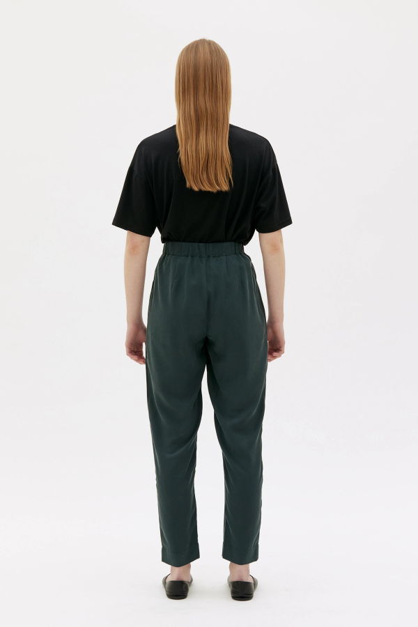 maska.se Jira Elastic Waist Tencel Pants - Dark Bottle Green