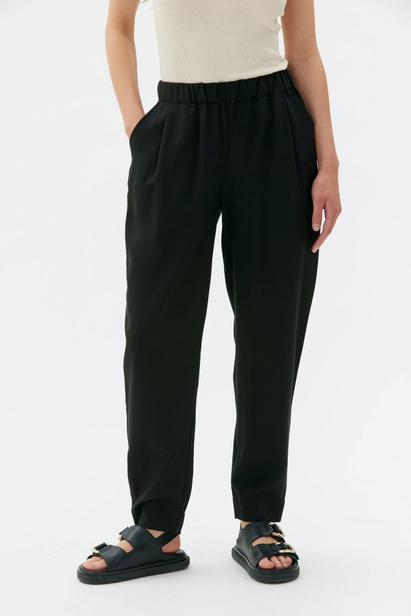 maska.se Jira Tencel Trousers - Black