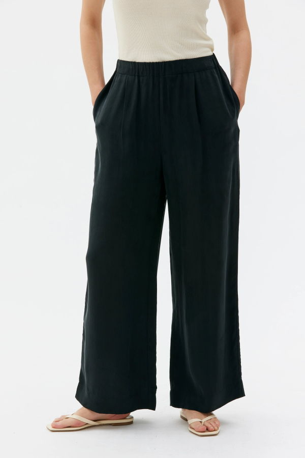 maska.se Thea Flowy Tencel Trousers - Black