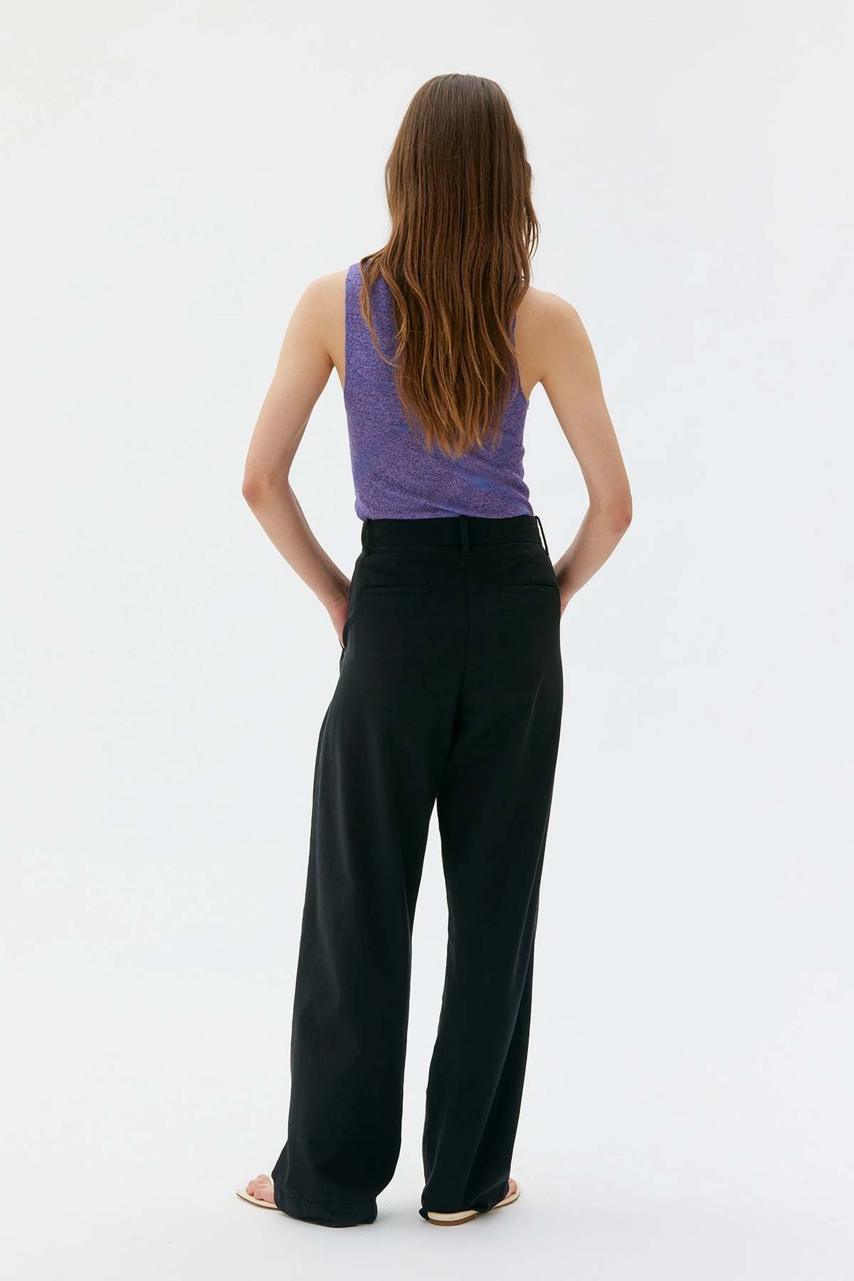 maska.se Tigo Pleated Long Character Cotton Twill Trousers - Black - Image 3 of 3