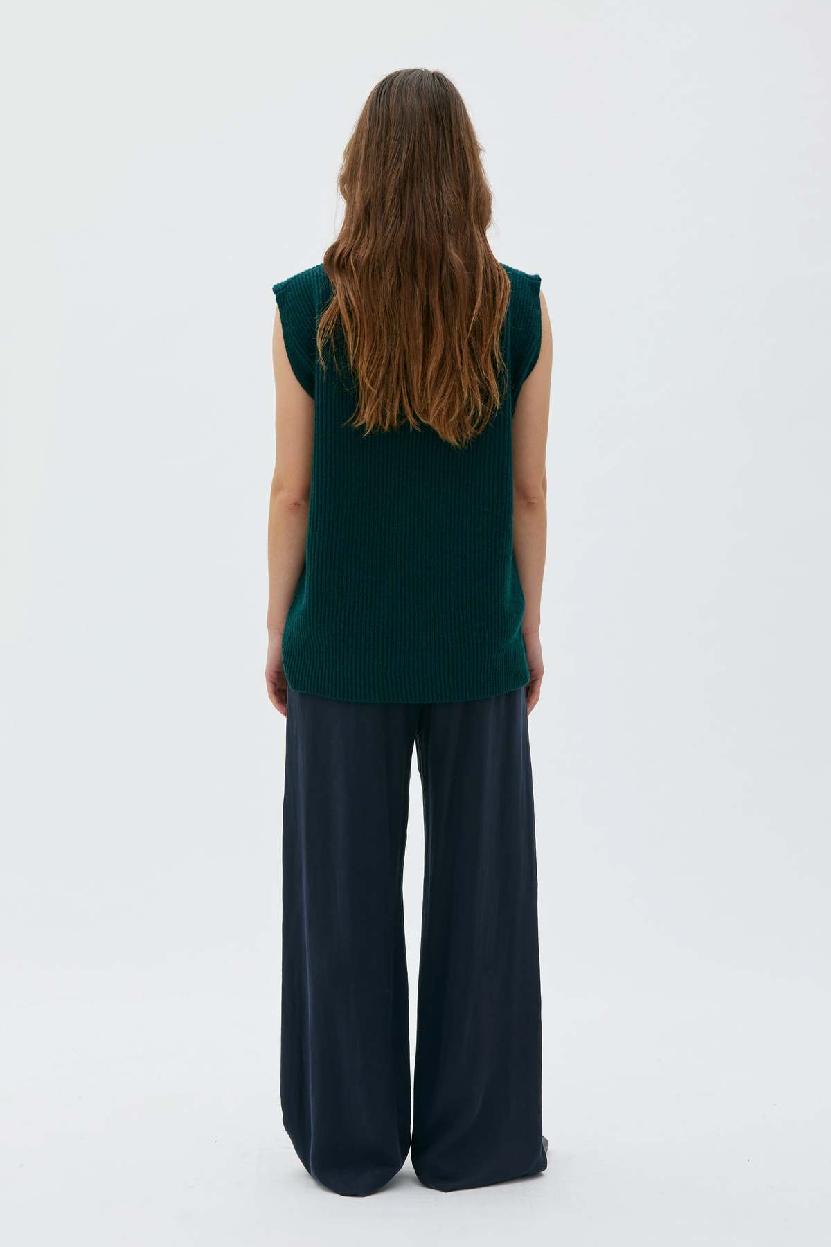 maska.se Vani Lambswool Vest - Image 2 of 3