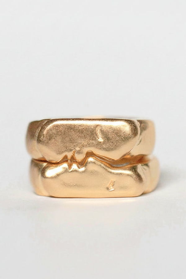 Oxbow Kiss Ring - Gold