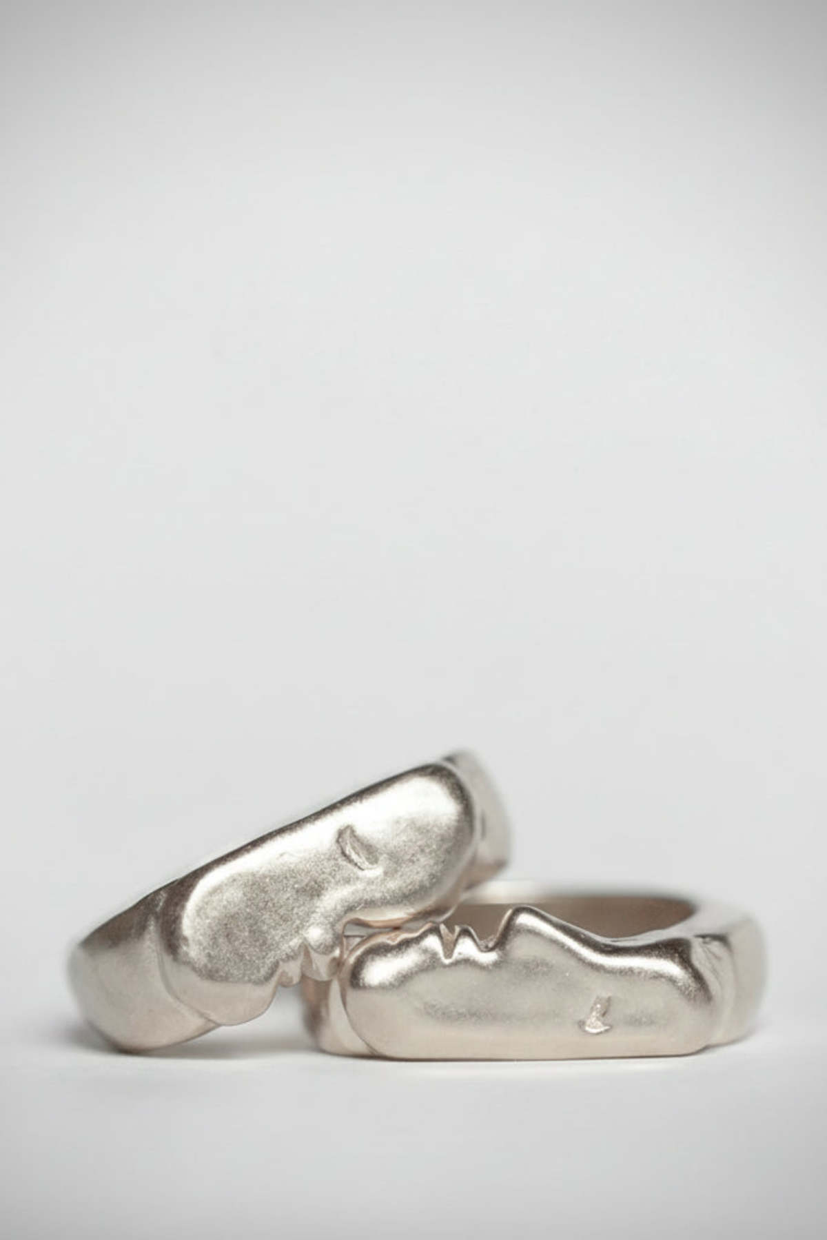 Oxbow Kiss Rings - Silver - Image 3 of 4