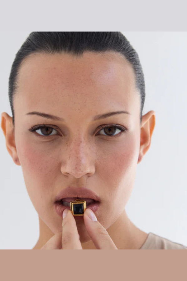 Heaven Mayhem Archer Earrings - Gold/Black