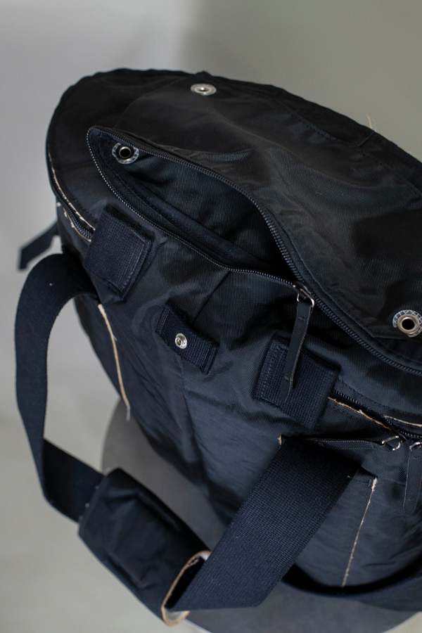 Middle Distance Pitcher Tote - Black