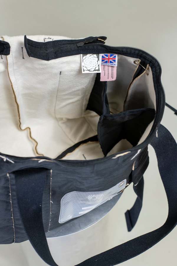 Middle Distance Pitcher Tote - Black