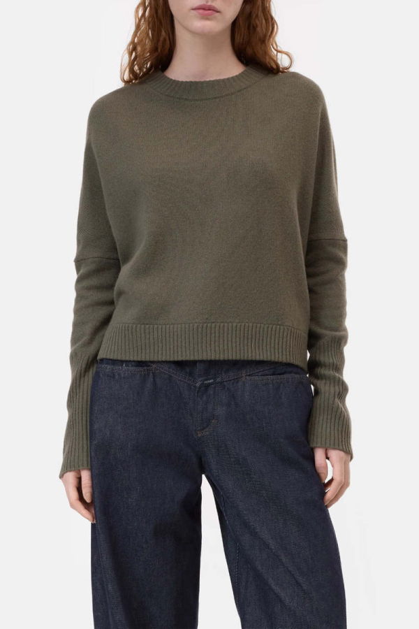 Closed Crew Neck Cropped Sweater - Forest Green