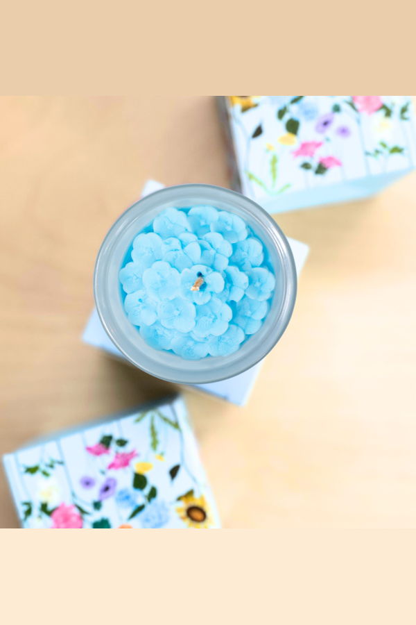 Multifaceted Artisan Candles Hydrangea Flower Candle