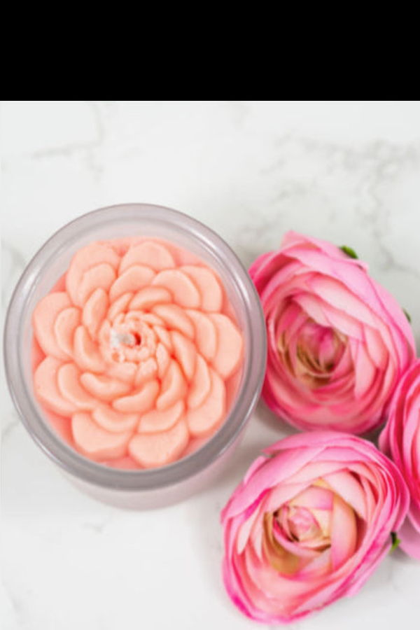 Multifaceted Artisan Candles Ranunculus Flower Candle
