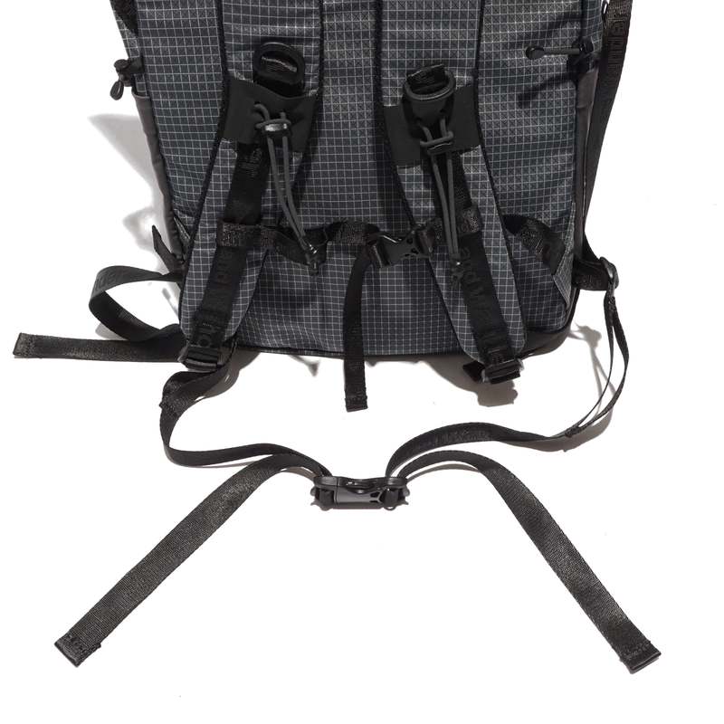 and wander Ocean Rip 25 Backpack