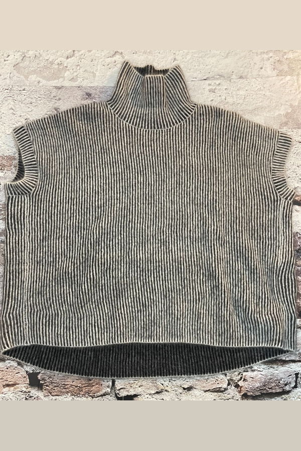 CT Plage Raccoon Fox Half Sleeve Turtleneck Sweater - Blue Mix