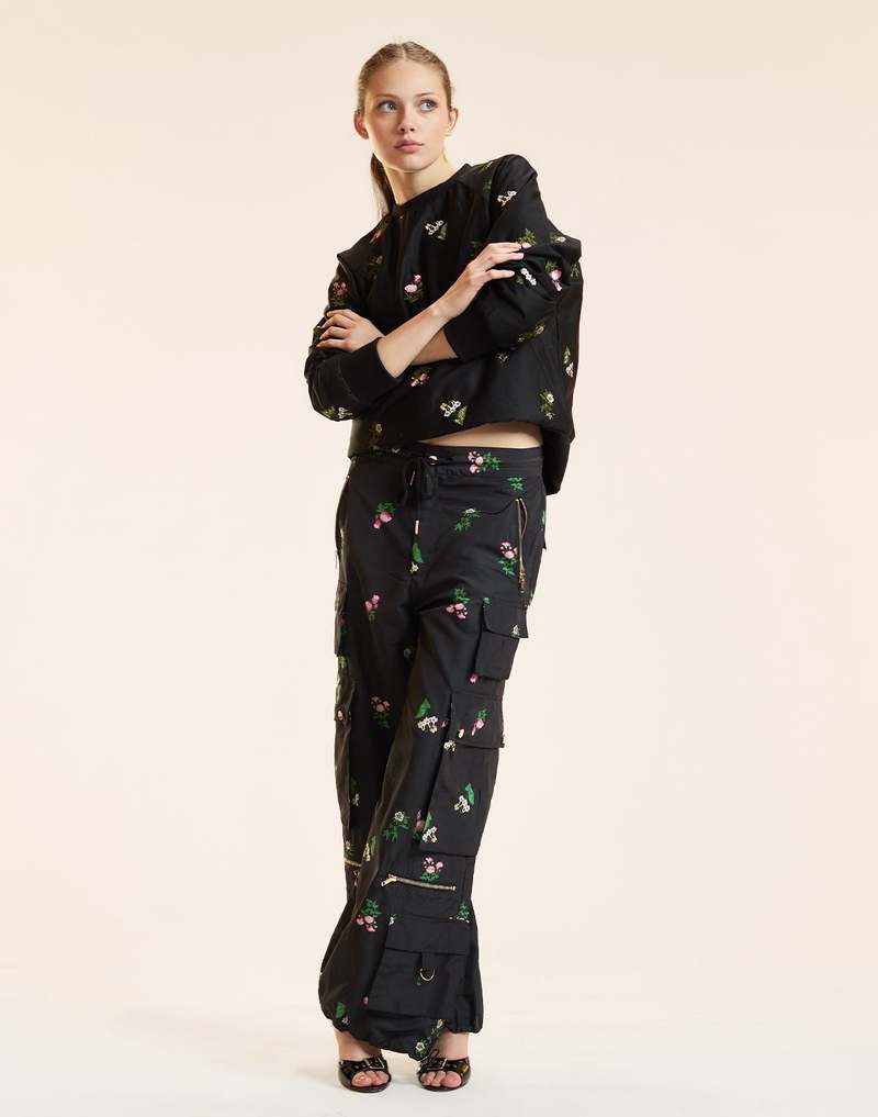 Cynthia Rowley Bouquet Printed Cargo Pants - Black Floral