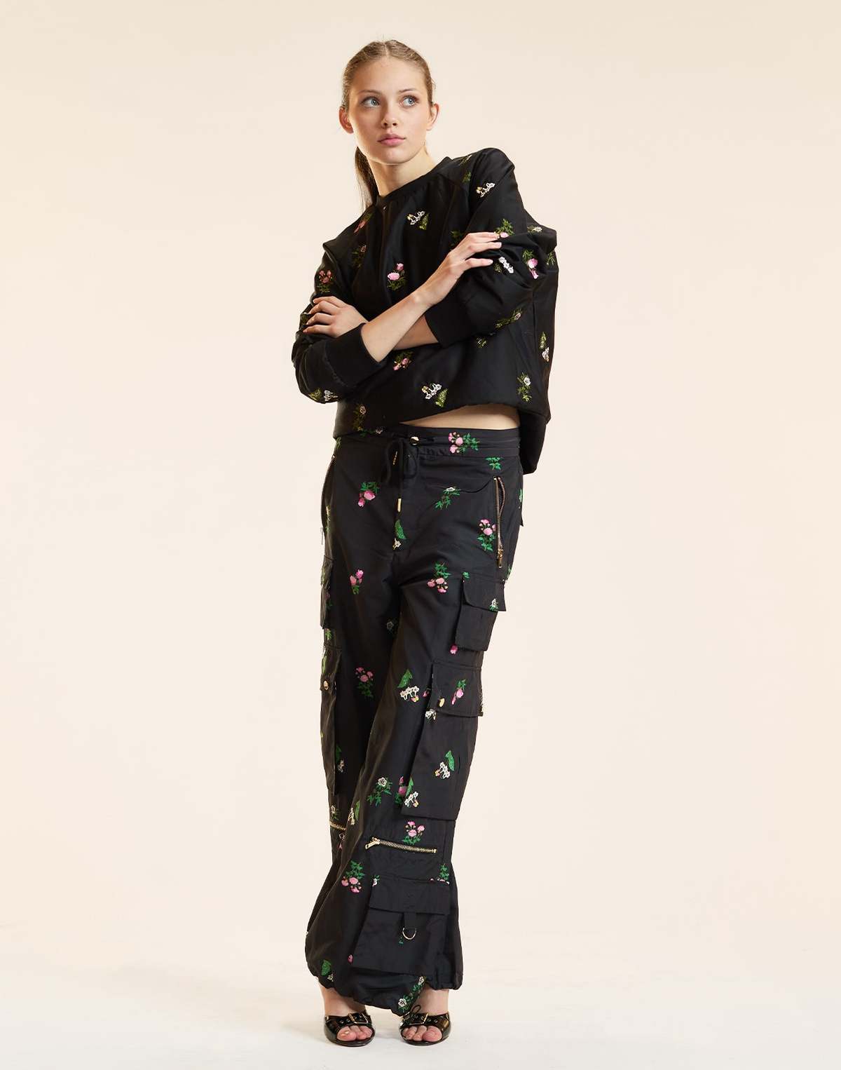 Cynthia Rowley Bouquet Printed Cargo Pants - Black Floral - Image 3 of 7