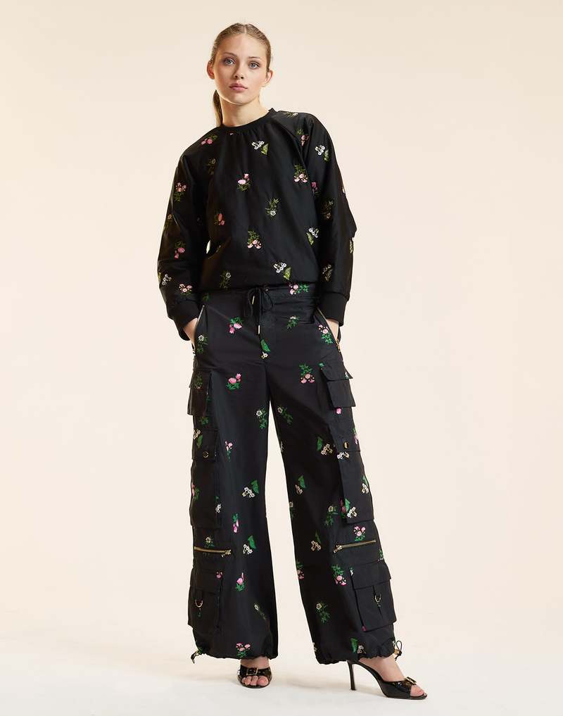Cynthia Rowley Bouquet Printed Cargo Pants - Black Floral