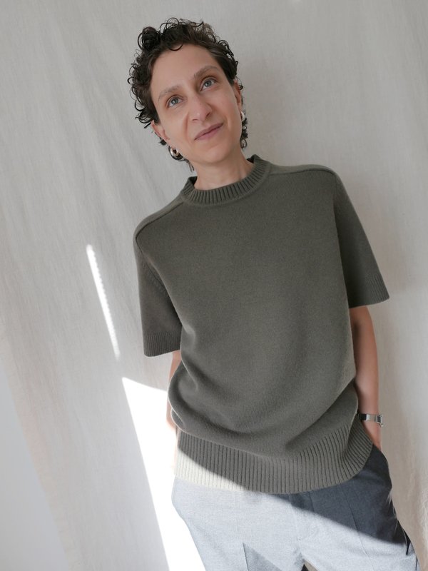 Extreme Cashmere N454 Scott Short Sleeve Sweater - Army