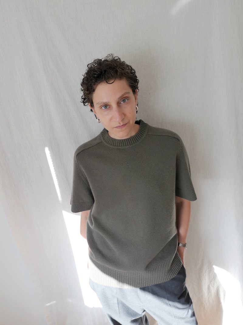 Extreme Cashmere N454 Scott Short Sleeve Sweater - Army