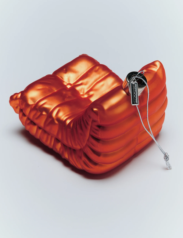 BONDDING Surrender Chair Ornament