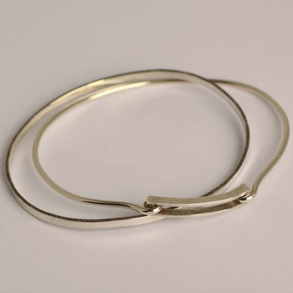 iolom Double Loop Bangle - Silver