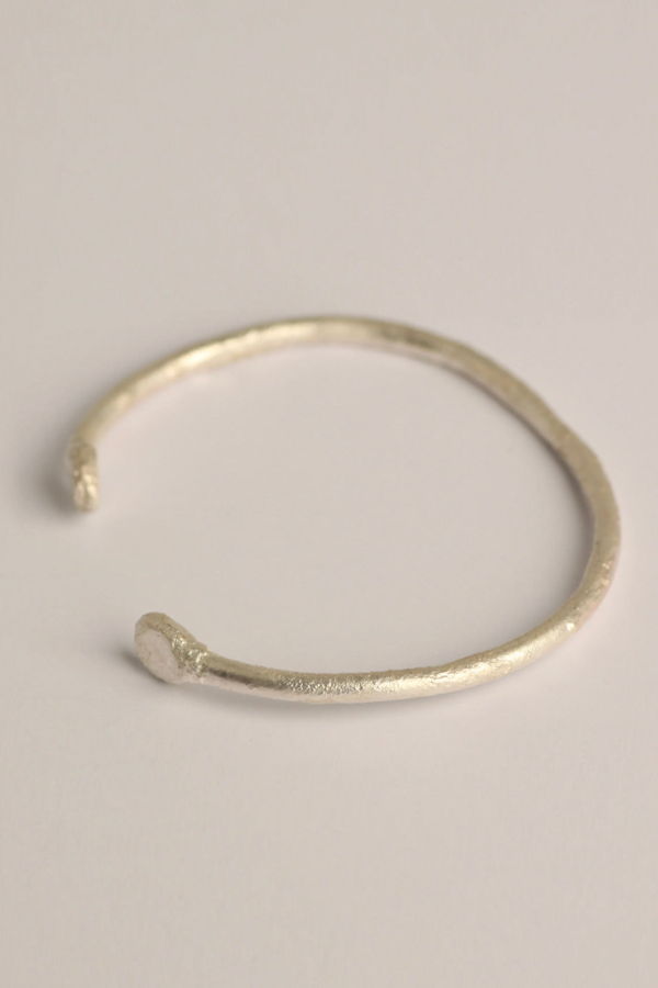 iolom Tree Branch Bangle - Mat White