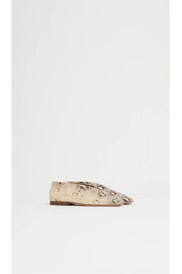 Mansur Gavriel Square Soft V Flat - Rocci