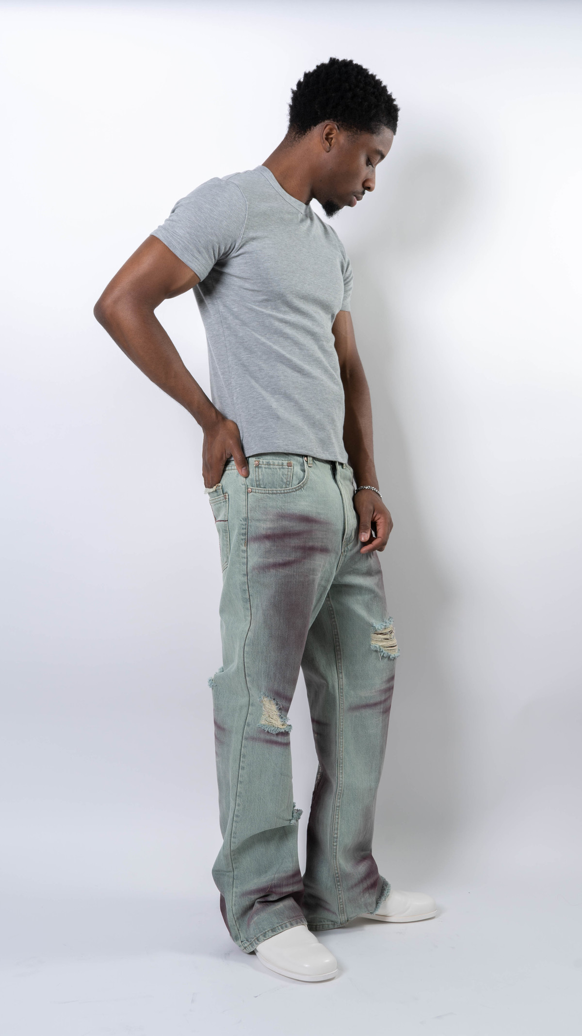 wangxingyu Spray-Dyed Whiskered Flared Jeans - Image 6 of 9