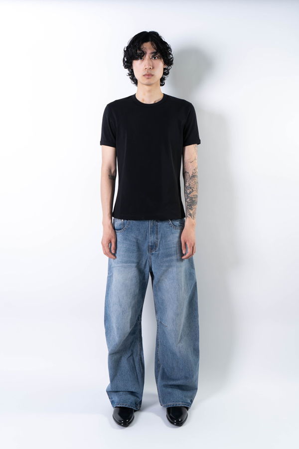 INSAIT Basic Slim Tee - Black