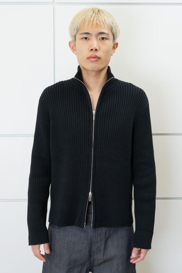 INSAIT Fade Zipper Sweater