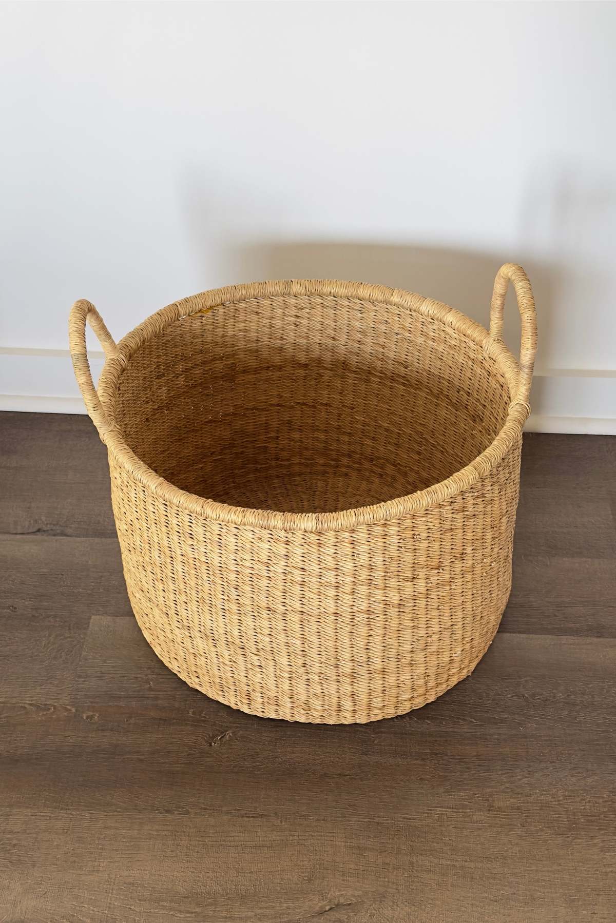 Mbare Handwoven Short Hamper - Image 3 of 4