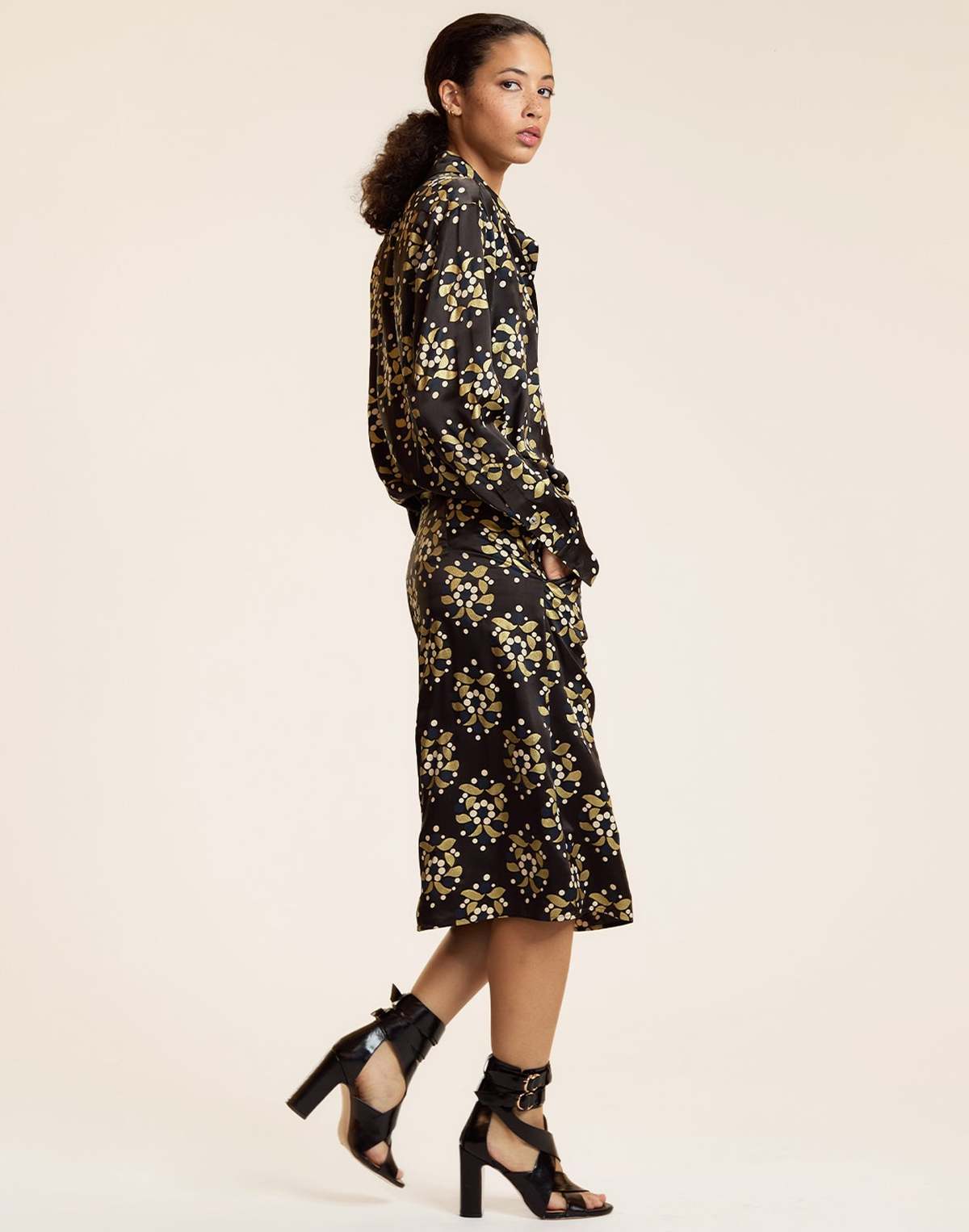 Cynthia Rowley Gold Filigree Silk Wool Midi Skirt - Black/Gold - Image 2 of 2