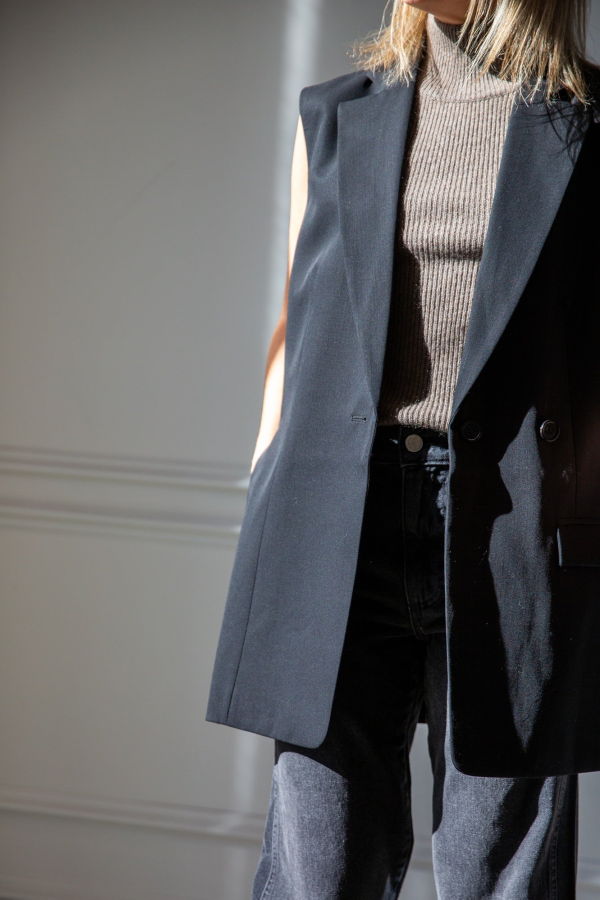 St. Agni Wool Sleeveless Split Blazer