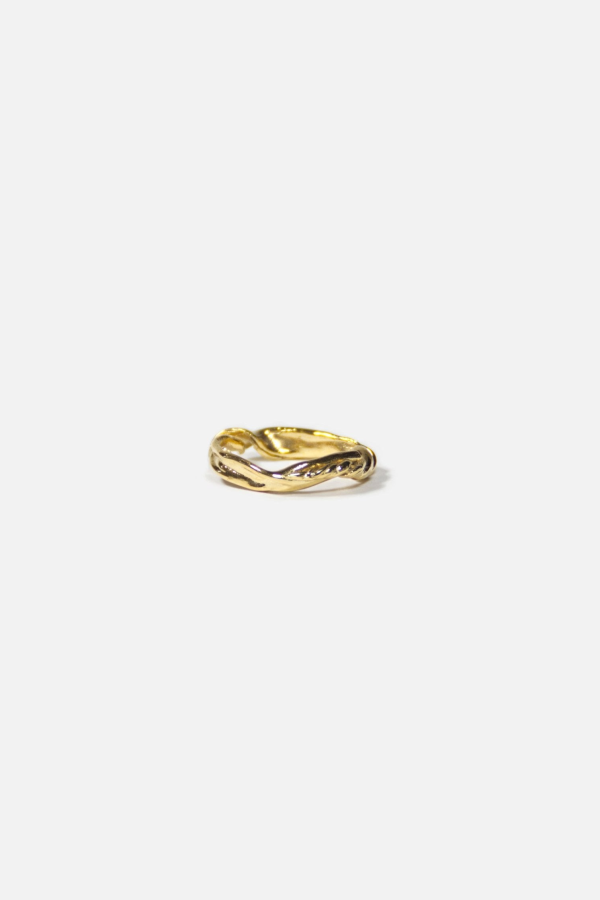 llayers Essence Ring