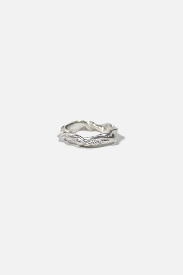llayers Essence Ring