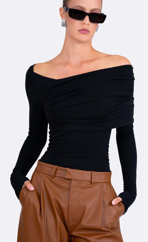 Nonchalant Label Maple Top - Black