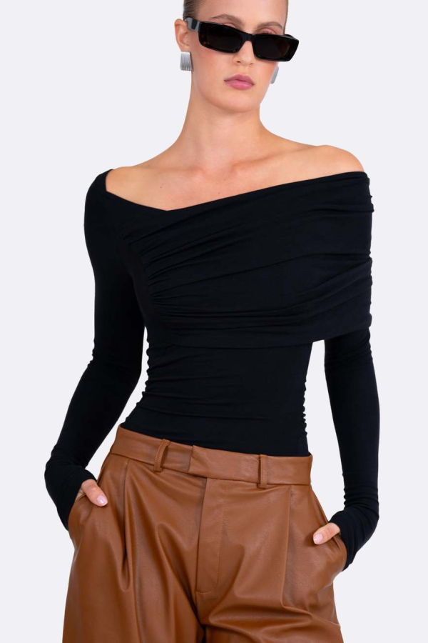 Nonchalant Label Maple Top - Black