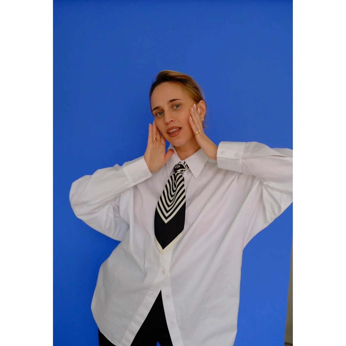 lescarf No. 2 65 cm Scarf - Black & Cream - Image 2 of 4