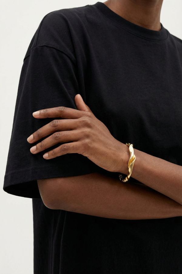 llayers Twisted Wave Cuff