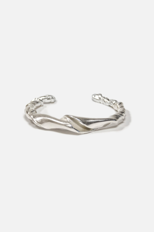 llayers Twisted Wave Cuff
