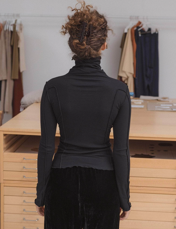 Baserange Omato Turtleneck