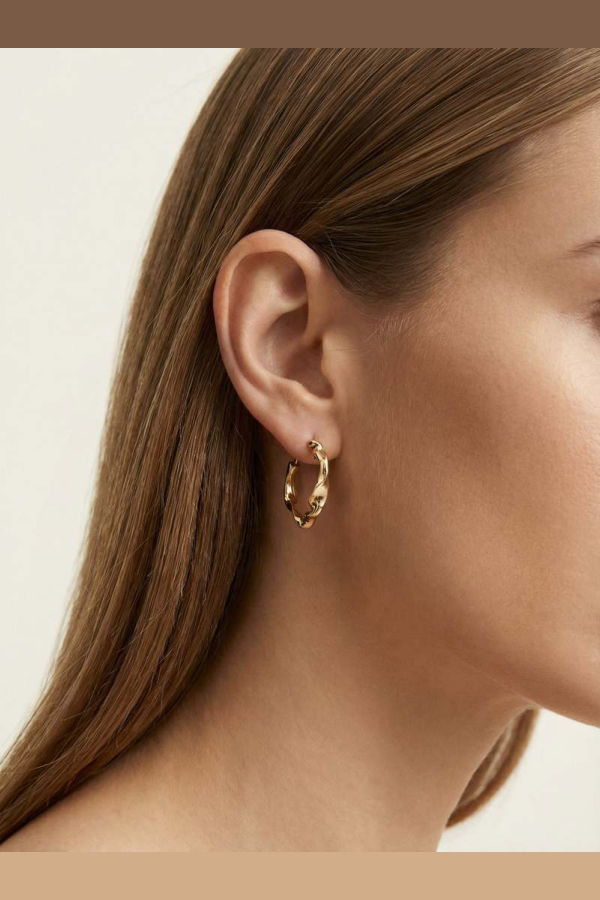 llayers Essence Earrings