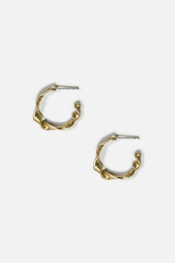 llayers Essence Earrings