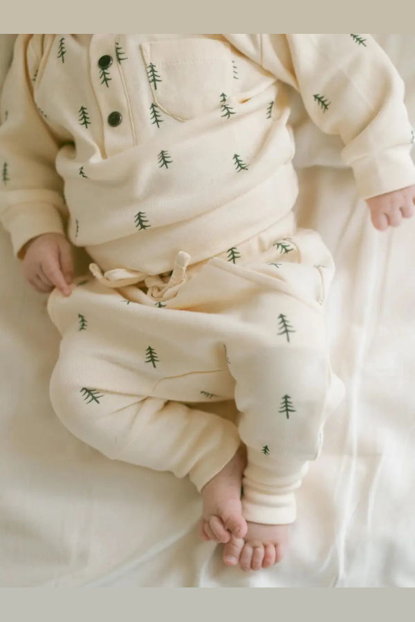 KIDS l'ovedbaby Organic Henley & Jogger Set - Buttercream Trees