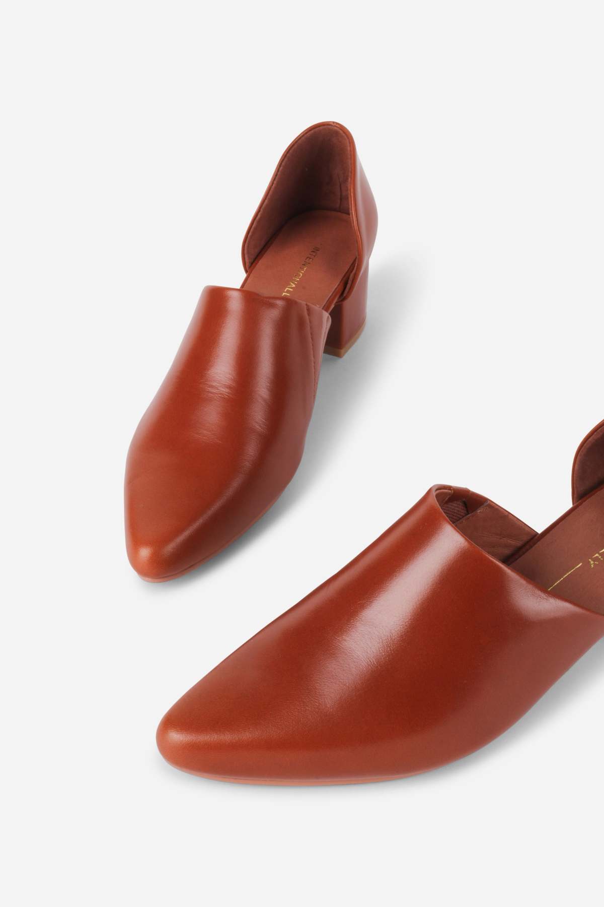 "INTENTIONALLY __________." Perf-Hi Heel - Black - Image 10 of 13